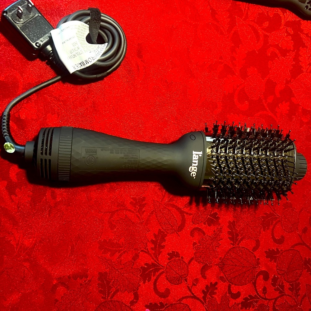 Lange hair Le Volume 60mm brush dryer.